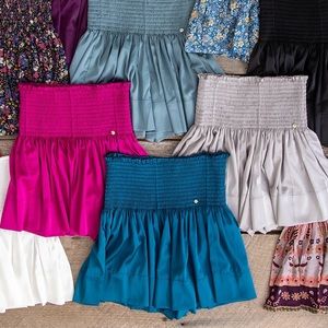 NWT Natural Life Daisy Smocked Skort sz S plum pattern